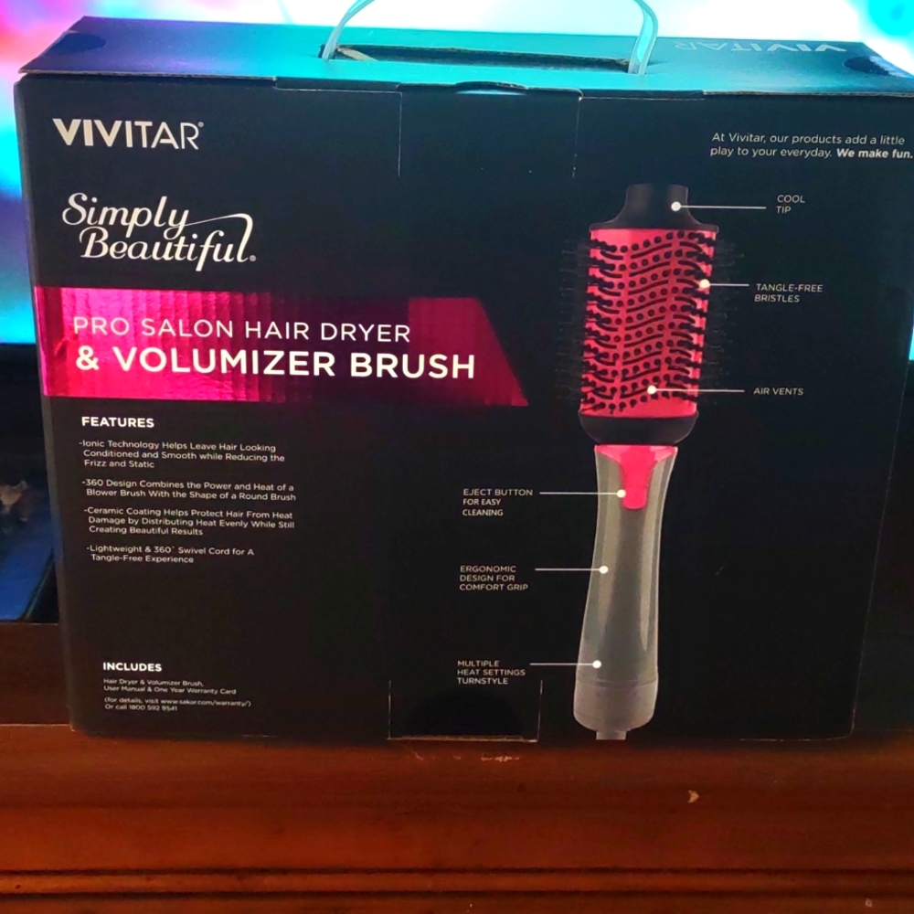 Volumizing dryer brush